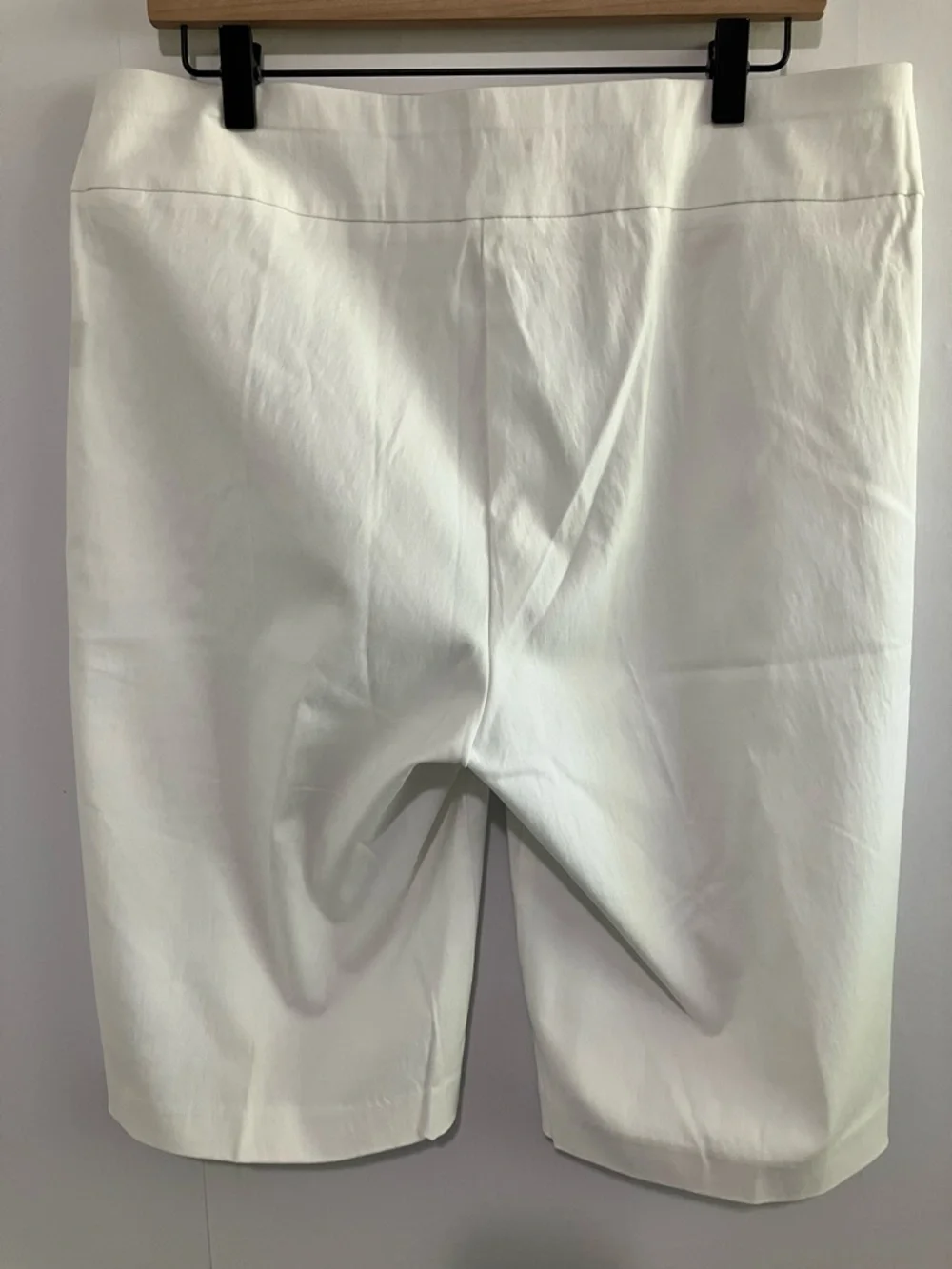 Premise 12 inch Pull On Knee Shorts White - Size Large - Picture 2 of 7